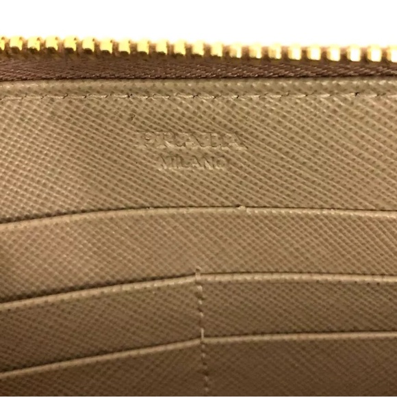 🏆💎💯 Prada Saffiano Leather Zip Around Wallet - Picture 8 of 8